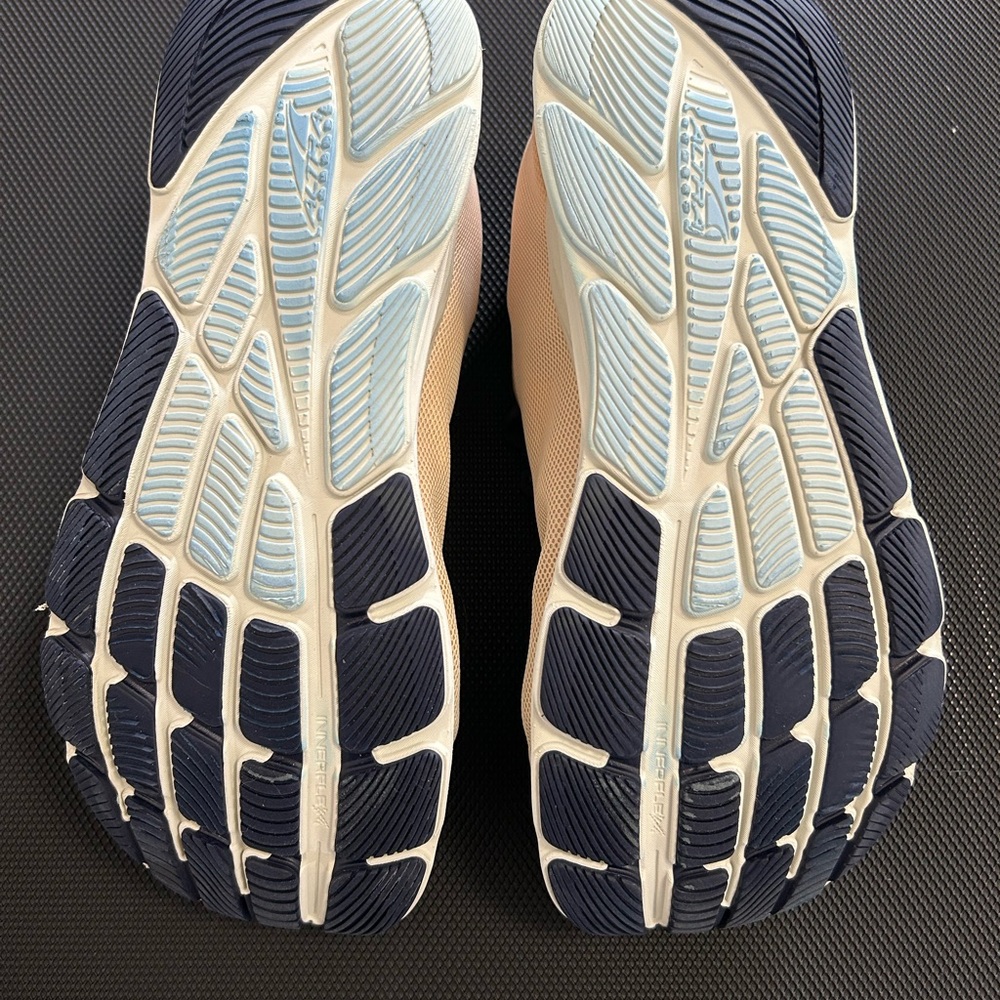 Altra Rivera 3 - Picture 5 of 7